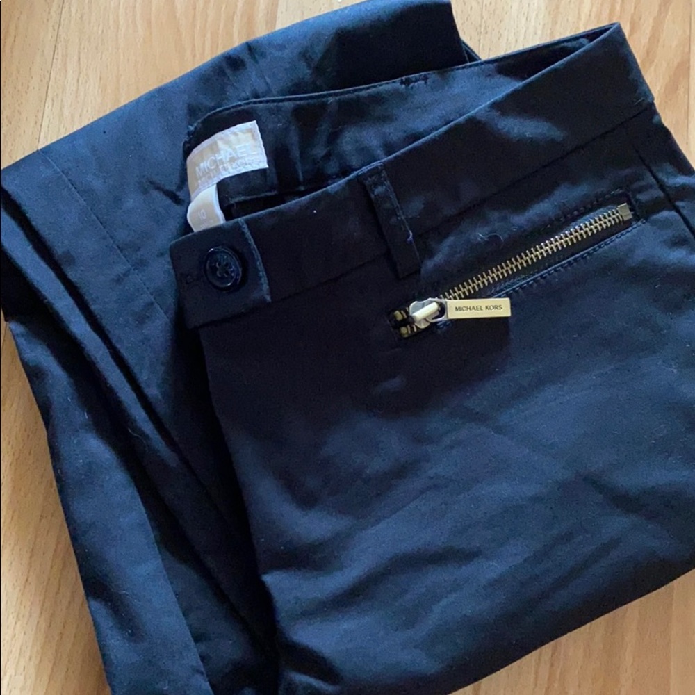 Michael Kors zippere black crop regular size pant - Picture 3 of 3